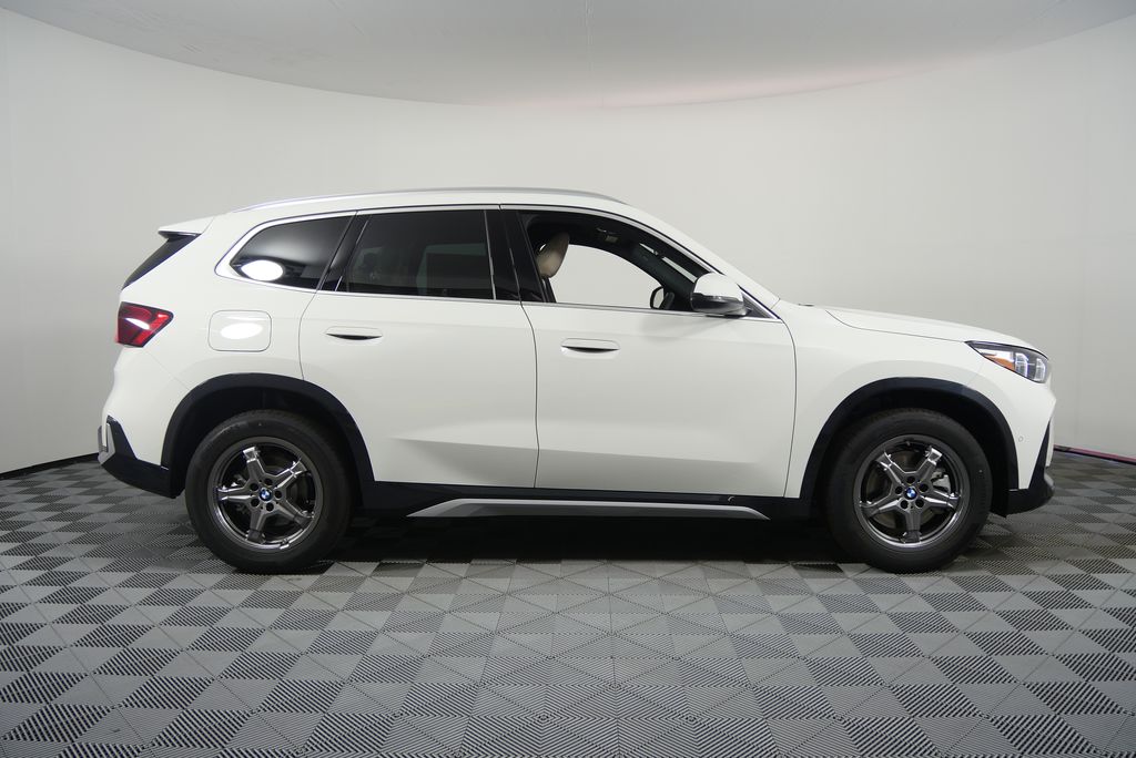 Thumbnail: 2025 BMW X1 - 2