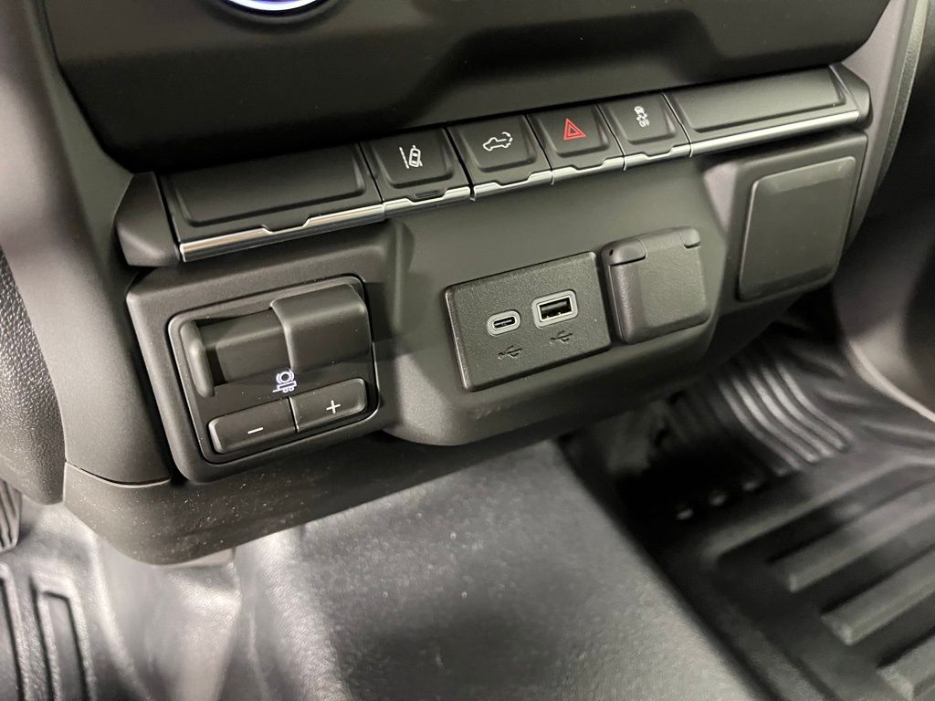 Thumbnail: 2026 Chevrolet Silverado 2500 - 30