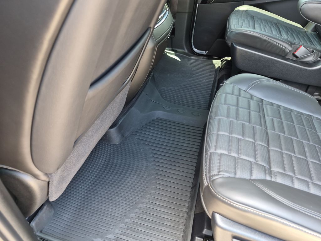 Used 2025 Black Cadillac Sport Platinum image 38