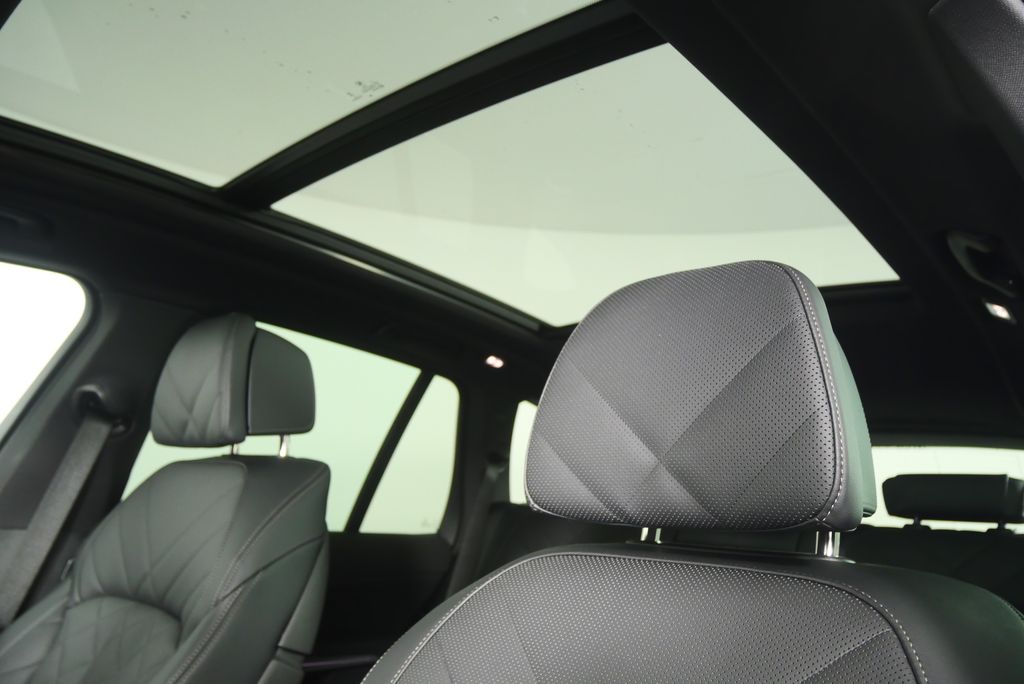 Thumbnail: 2026 BMW X5 - 12