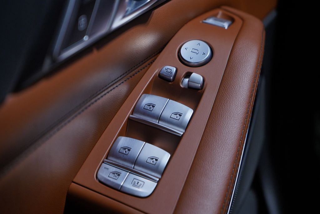 Thumbnail: 2023 BMW X7 - 18