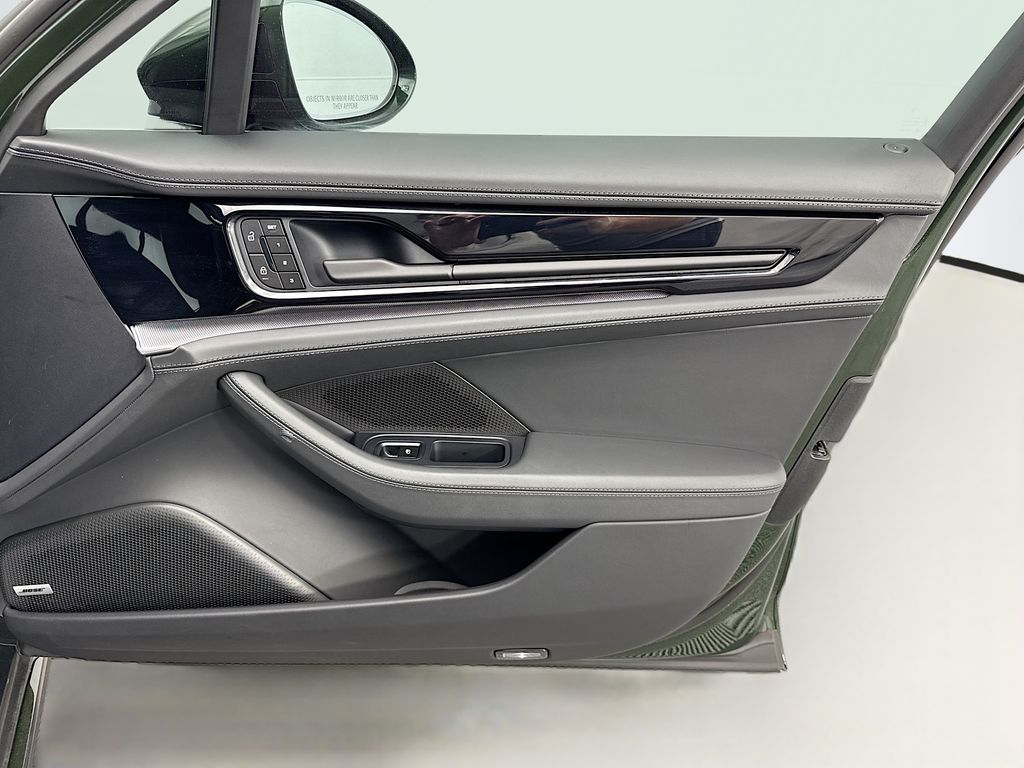 Thumbnail: 2024 Porsche Panamera - 26