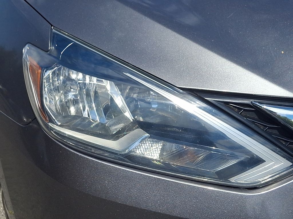 Thumbnail: 2018 Nissan Sentra - 29