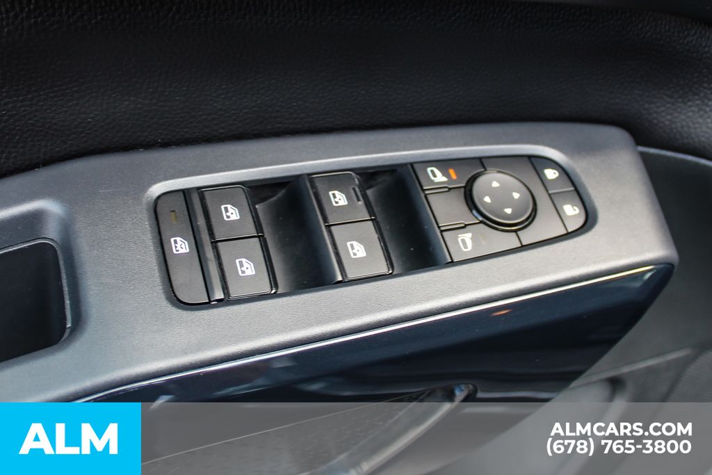 Used 2025 Gray Nissan SV image 40