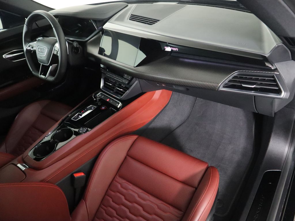 Thumbnail: 2023 Audi e-tron GT - 18