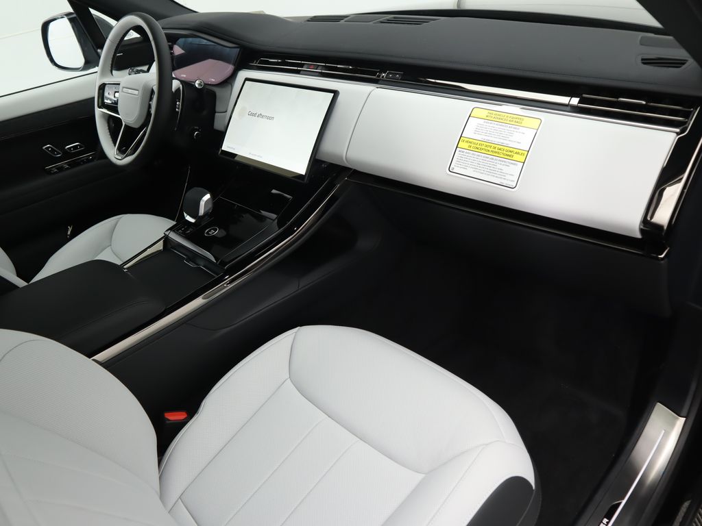 Thumbnail: 2025 Land Rover Range Rover Sport - 18