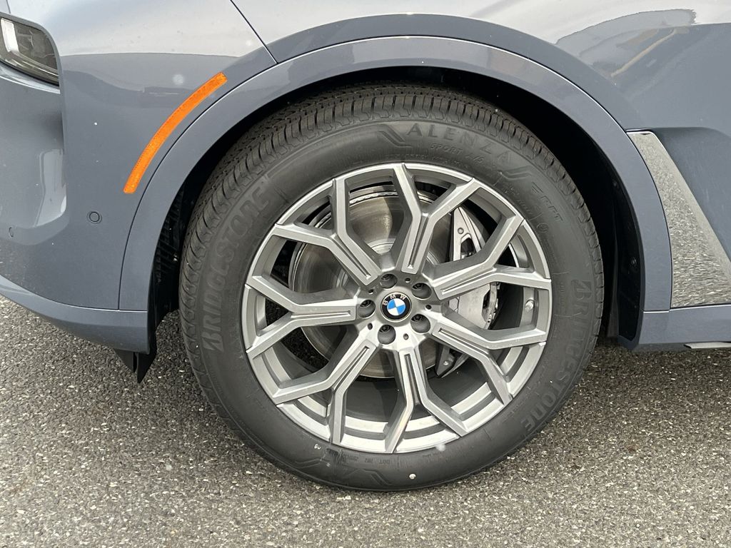 Thumbnail: 2026 BMW X7 - 10