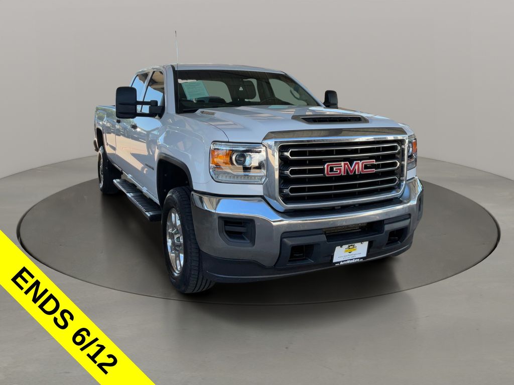 Summit White 2018 GMC Sierra 3500HD Base Crew Cab Pickup Truck 4X2 6-Speed Automatic