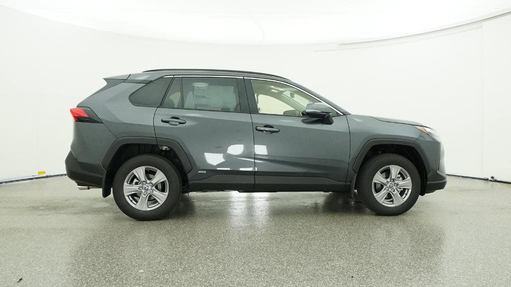 Thumbnail: 2025 Toyota RAV4 - 17