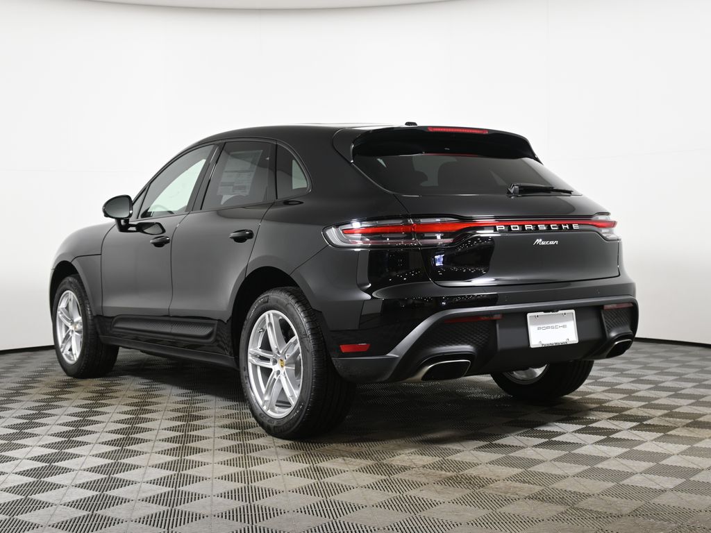 Thumbnail: 2026 Porsche Macan - 3