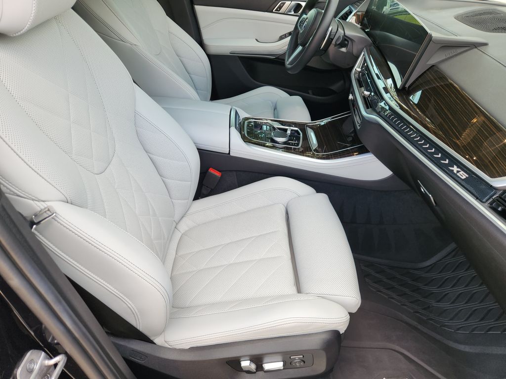 2024 BMW X5 sDrive40i Black at DeMontrond Ford