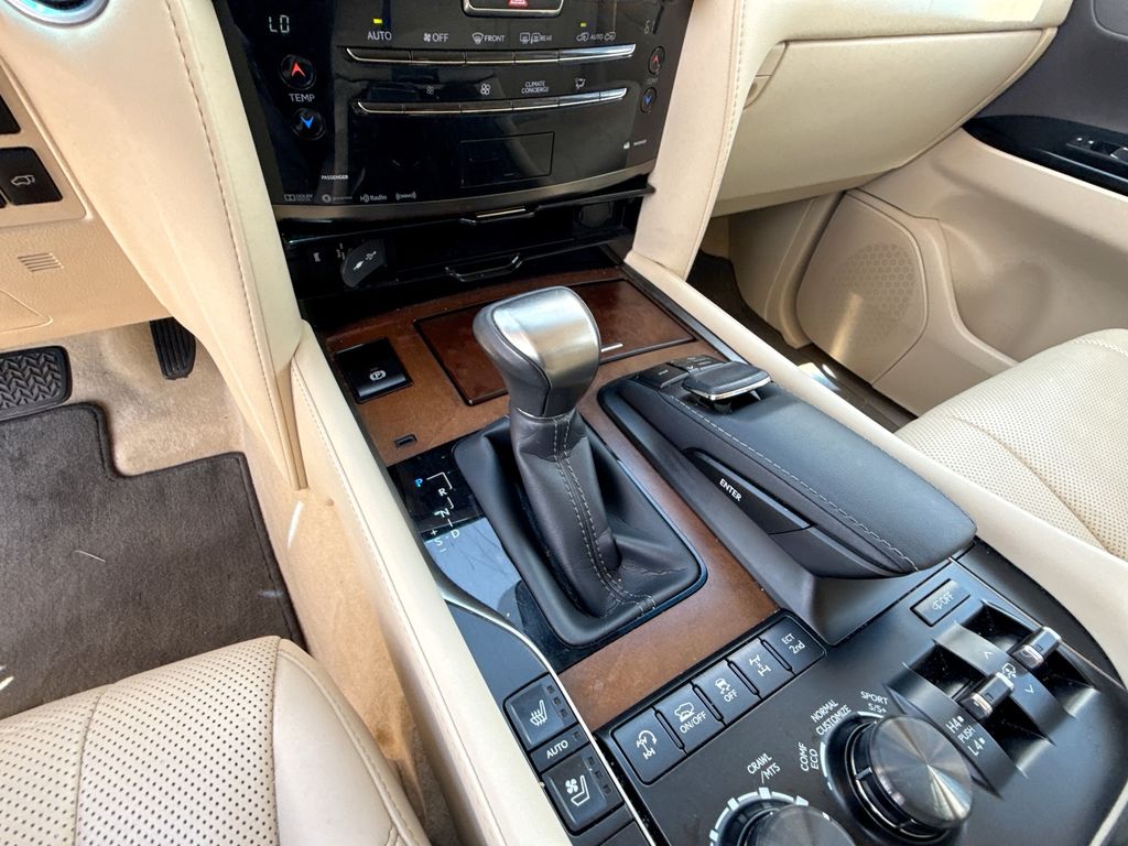 Thumbnail: 2020 Lexus LX - 20