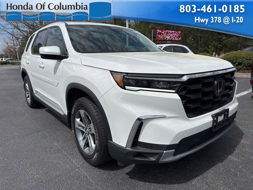 2024 Honda Pilot EX-L FWD with Captains Chairs