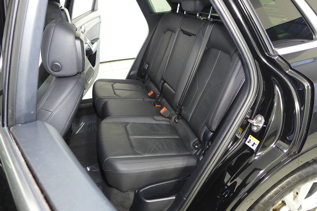 Thumbnail: 2021 Audi Q3 - 21