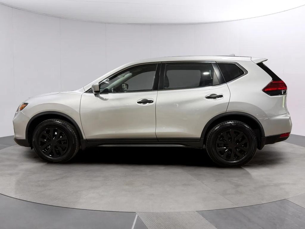Used 2017 Brilliant Silver Nissan S image 6