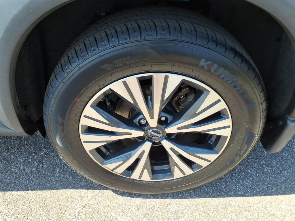2022 Nissan Rogue photo 1