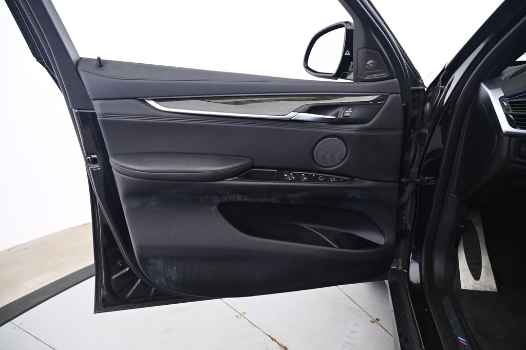 Thumbnail: 2016 BMW X6 - 26
