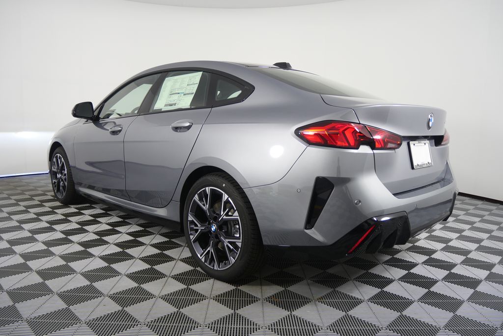 Thumbnail: 2026 BMW 2 Series - 5