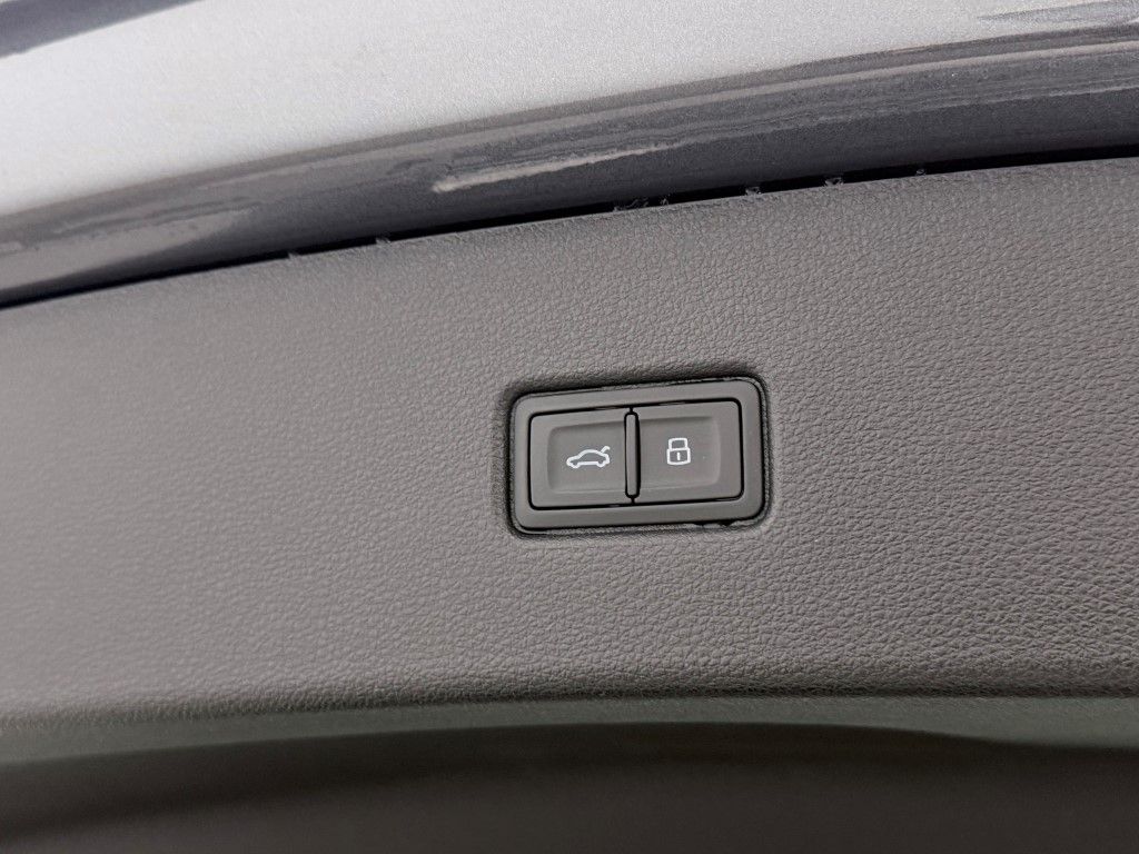 Thumbnail: 2022 Audi Q5 - 27