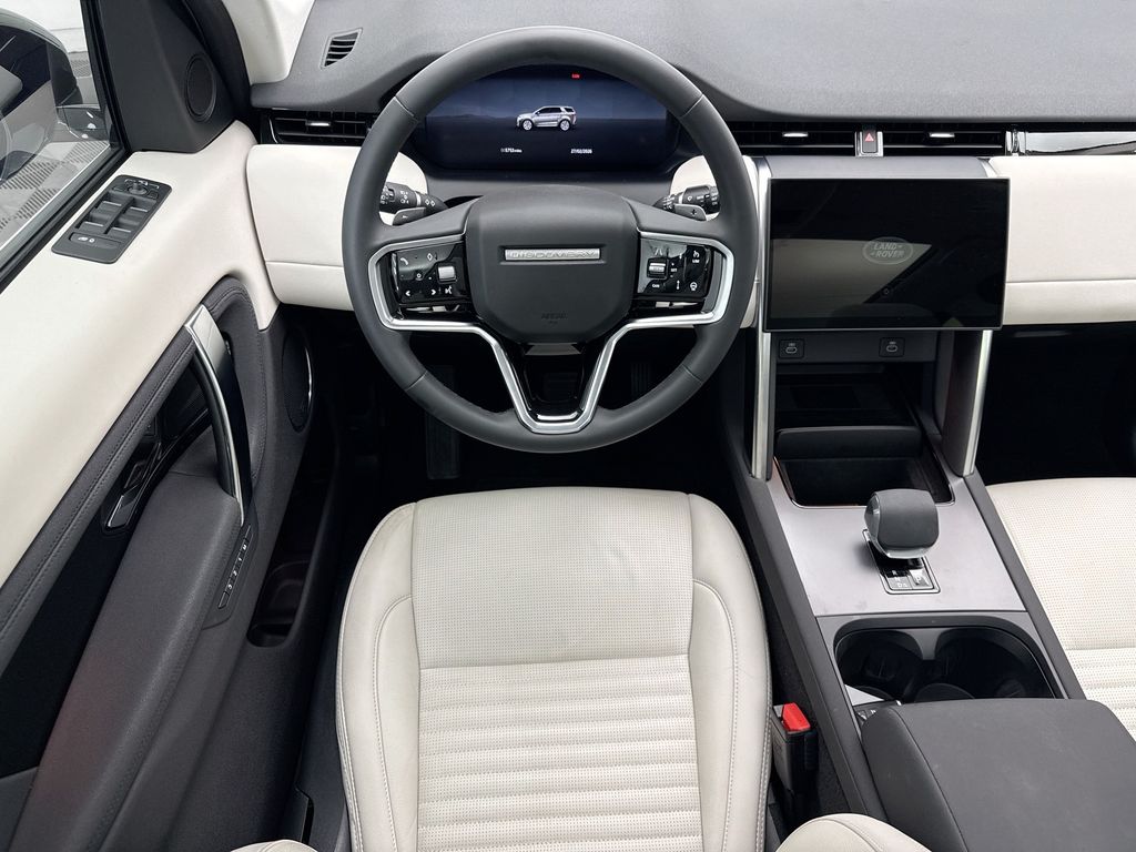 Thumbnail: 2025 Land Rover Discovery Sport - 10