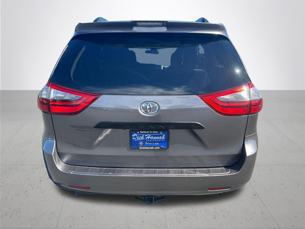 2020 Toyota Sienna L