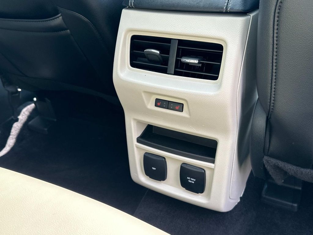 Thumbnail: 2015 Ford Edge - 22