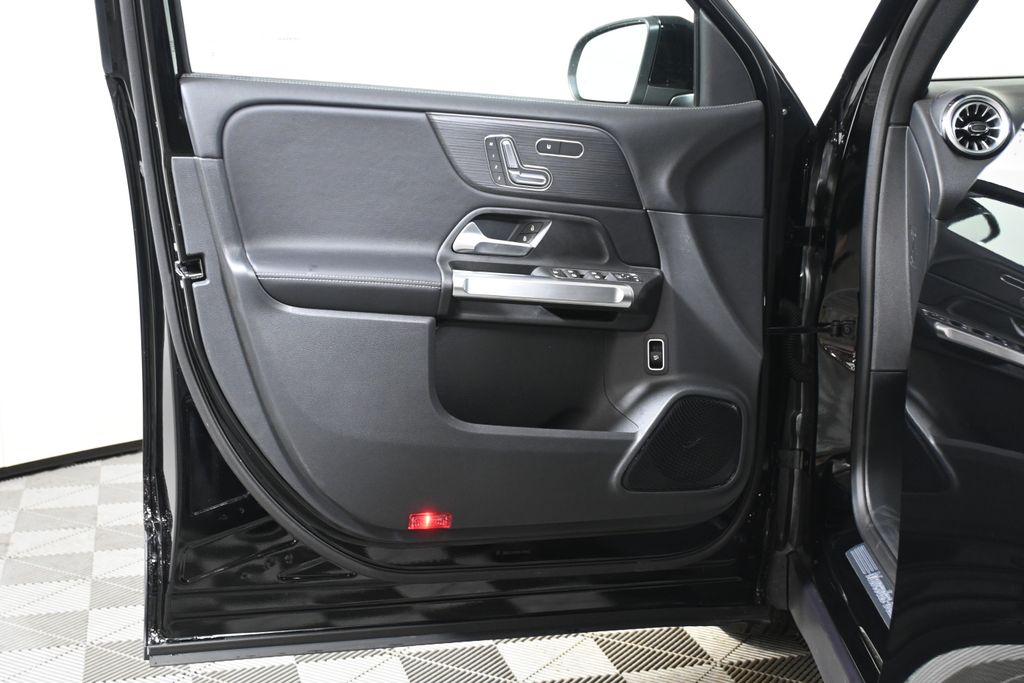 Thumbnail: 2026 Mercedes-Benz GLB - 24