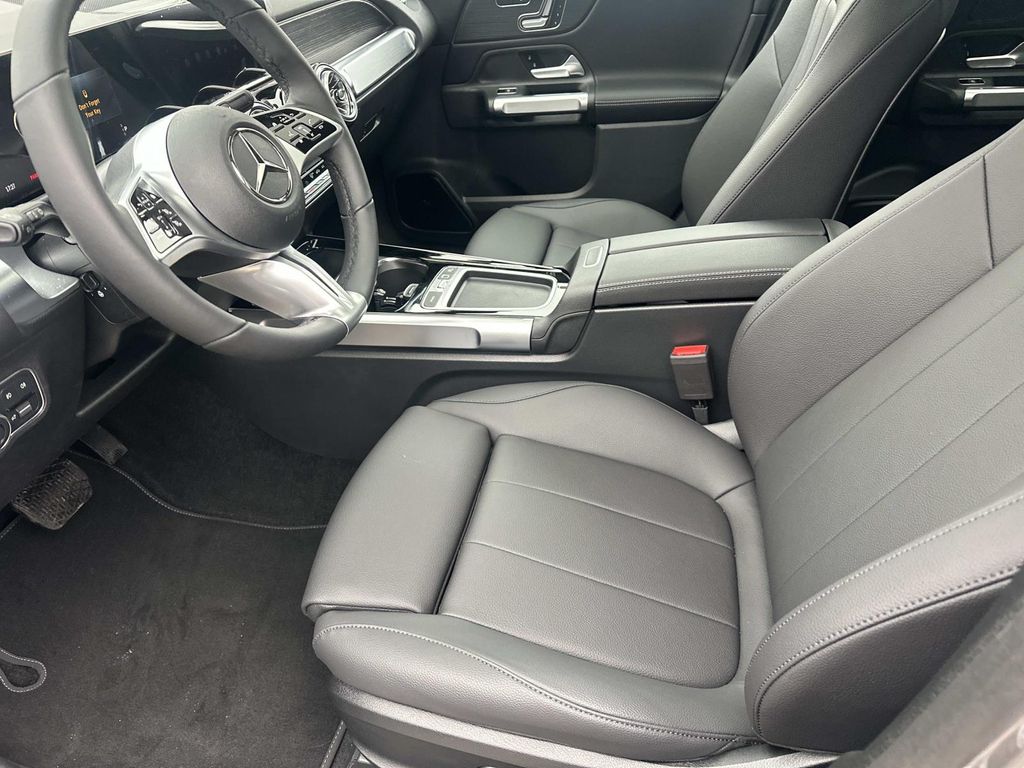 Thumbnail: 2026 Mercedes-Benz GLB - 13