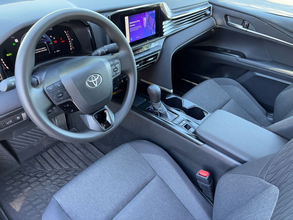 2025 Toyota Camry LE 8