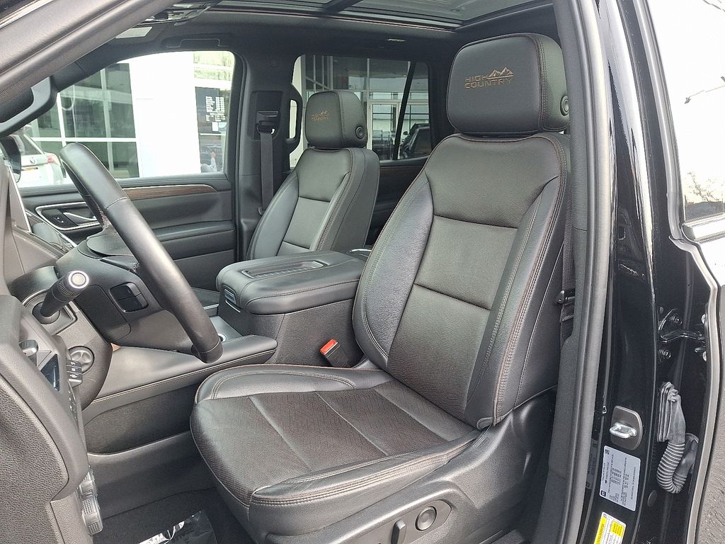 Thumbnail: 2022 Chevrolet Tahoe - 13