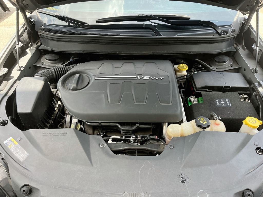 Used 2019 Gray Jeep Limited image 30