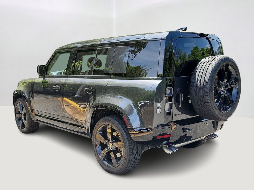 2025 Land Rover Defender 110 7