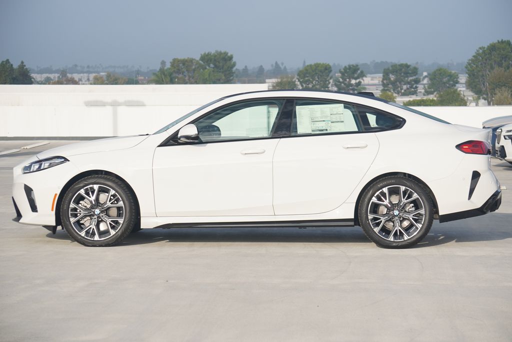 Thumbnail: 2026 BMW 2 Series - 4