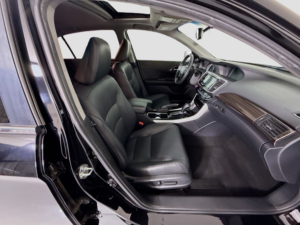 Thumbnail: 2016 Honda Accord - 20