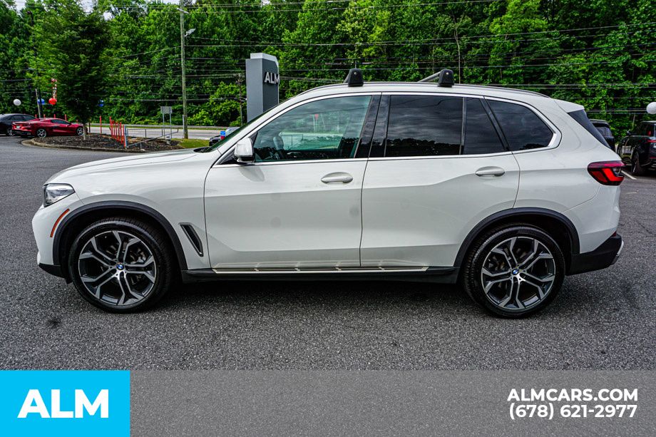 Used 2023 White BMW sDrive40i image 7