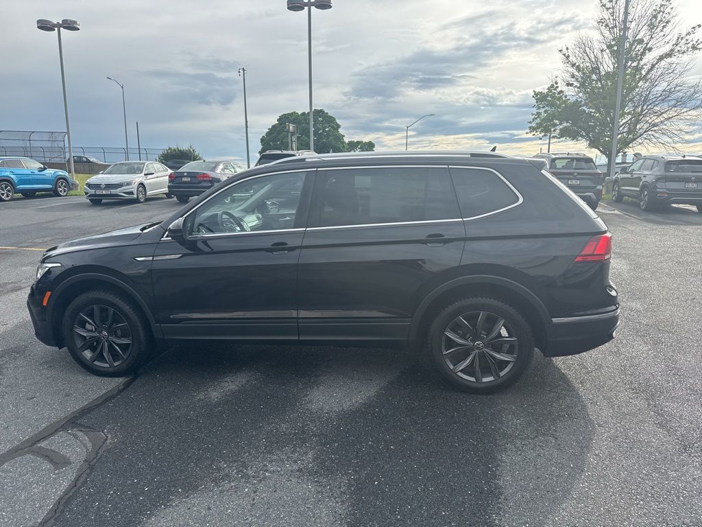2022 Volkswagen Tiguan 2.0T SE Black at Sutliff Volkswagen