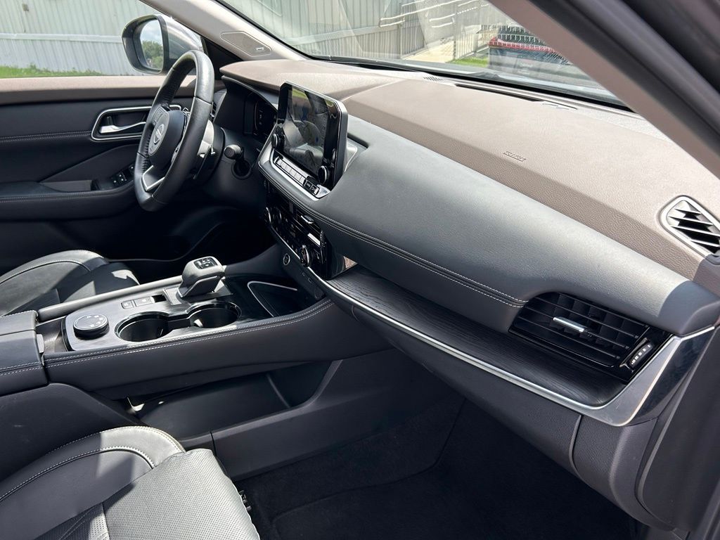 Used 2023 Gun Metallic Nissan Platinum image 38