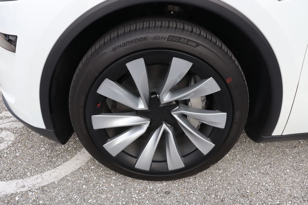 Thumbnail: 2026 Tesla Model Y - 4