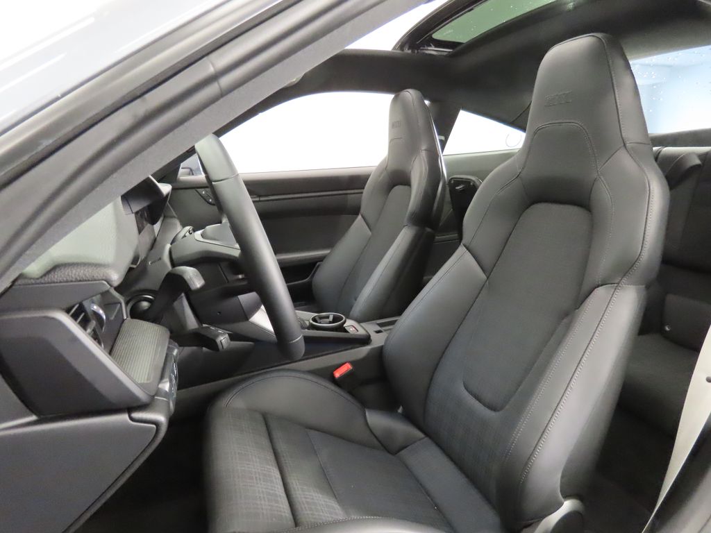 Thumbnail: 2026 Porsche 911 - 5