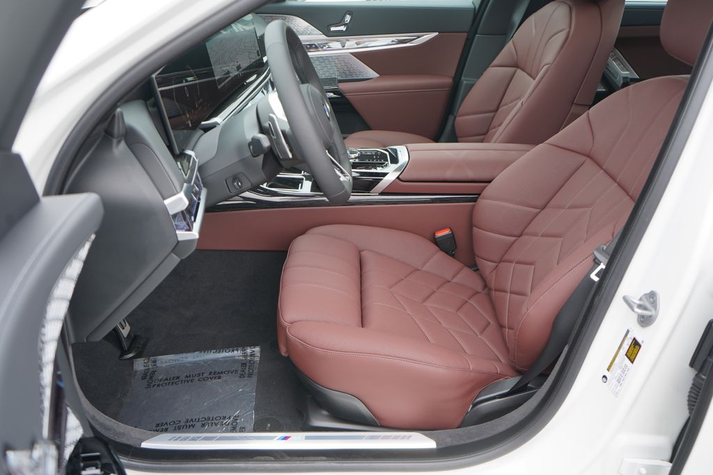 Thumbnail: 2025 BMW 7 Series - 11