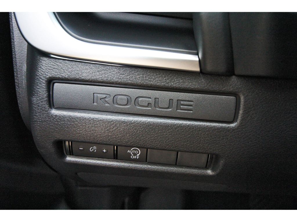 2026 Nissan Rogue S - 11