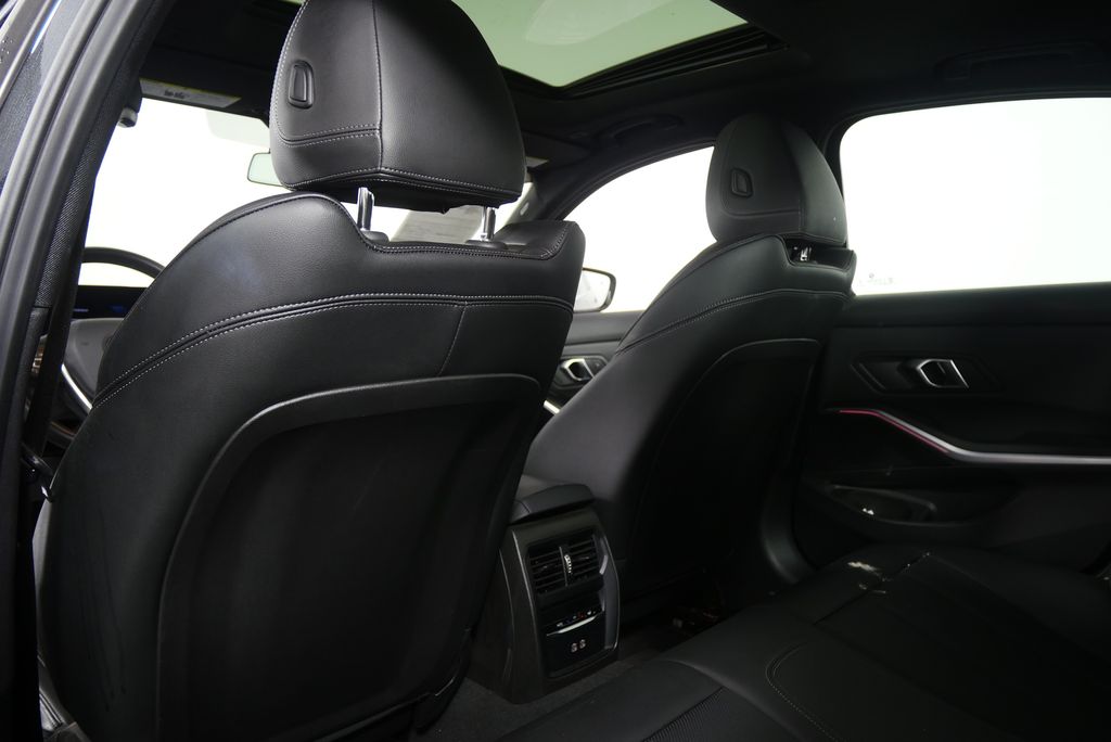 Thumbnail: 2024 BMW 3 Series - 17