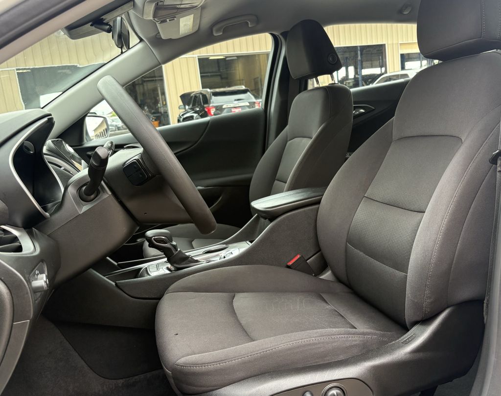 2024 Chevrolet Malibu LT - 10