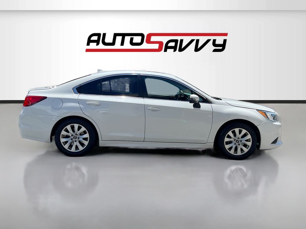 Used 2016 White Subaru 2.5i image 8