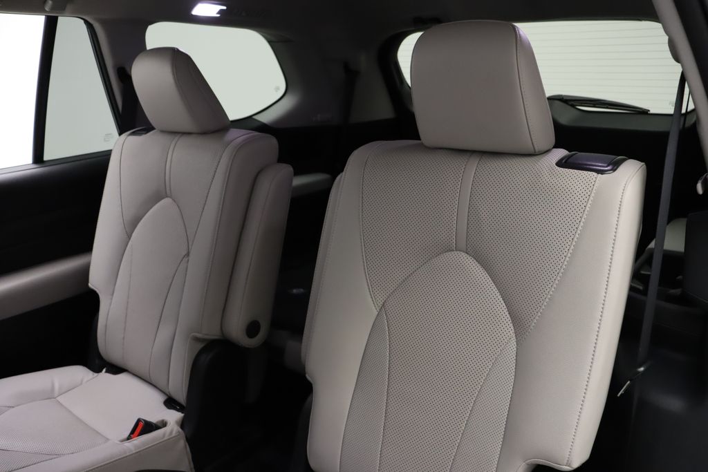 2024 Toyota Grand Highlander Limited 18