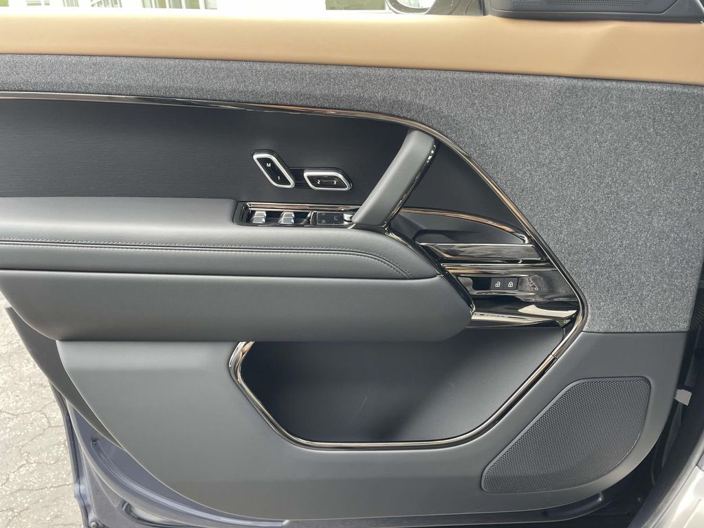 New 2026 Blue Land Rover Dynamic SE image 31