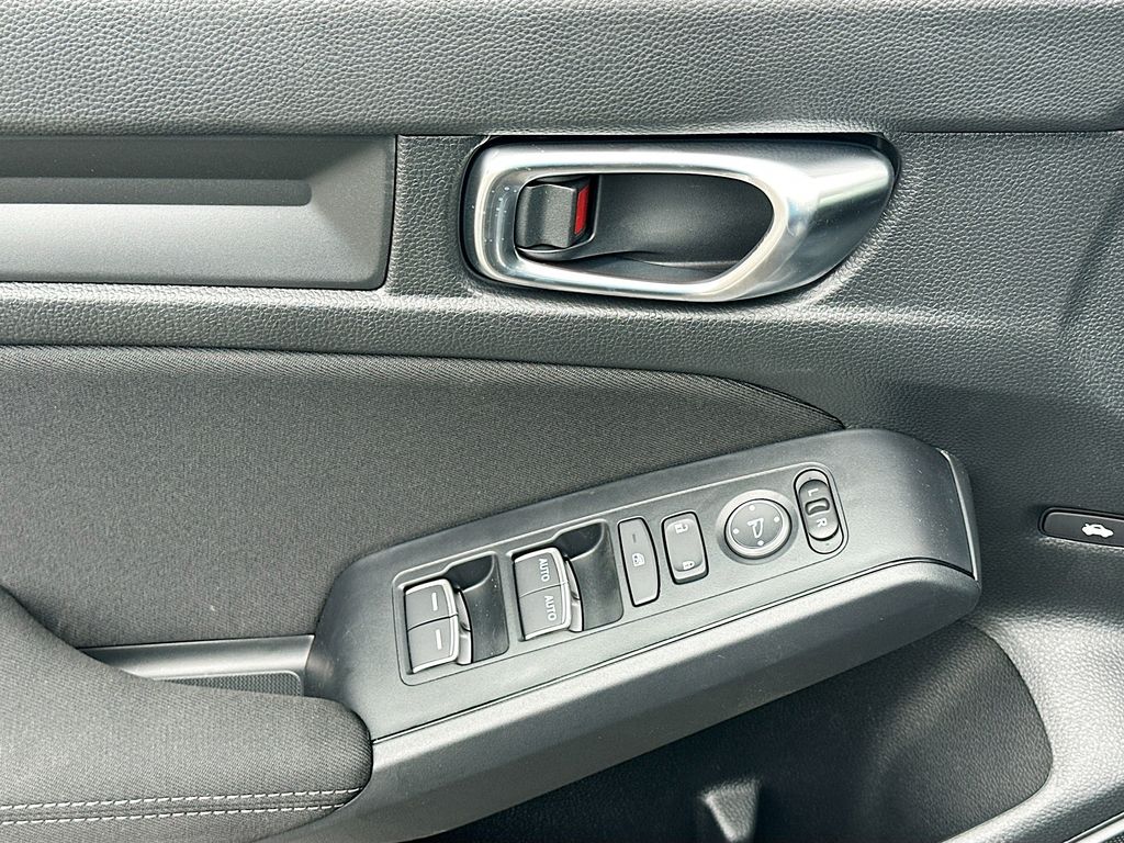 2025 Honda Civic LX 18