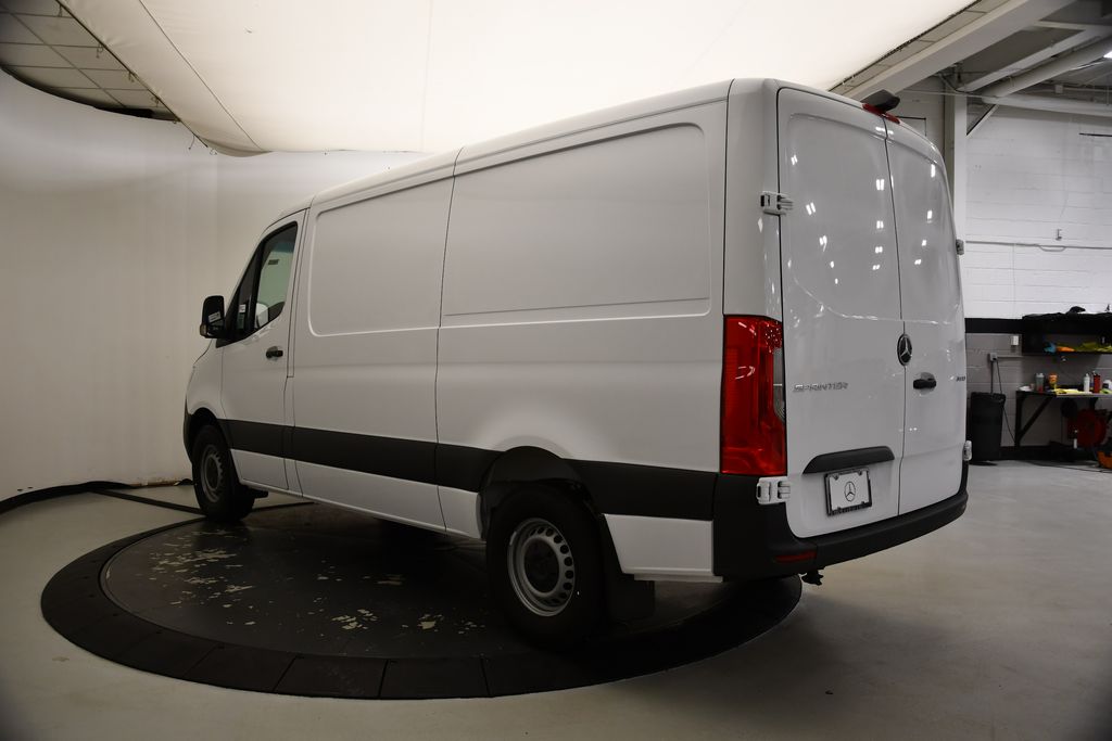 2025 Mercedes-Benz Sprinter 2500 8