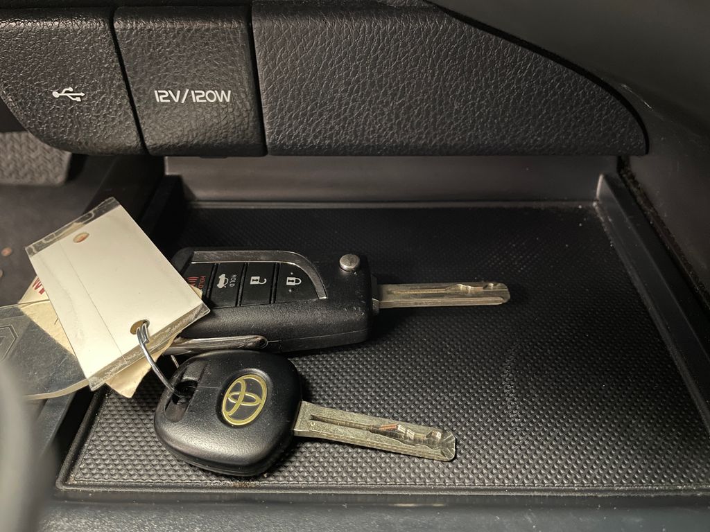 Thumbnail: 2023 Toyota Camry - 28