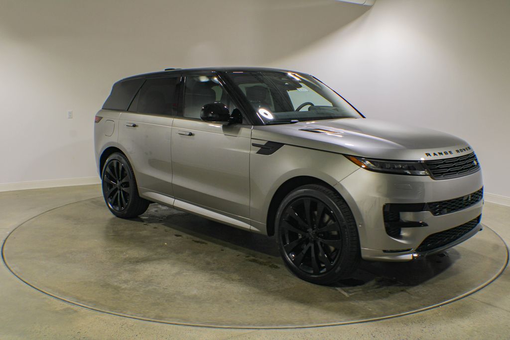 New 2026 Silver Land Rover Dynamic SE image 8